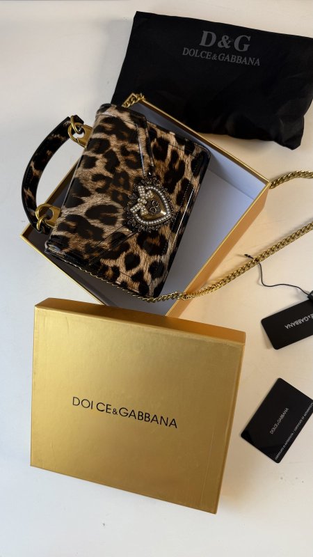 شنطة- Dolce & Gabbana- شامل علبة الشركة